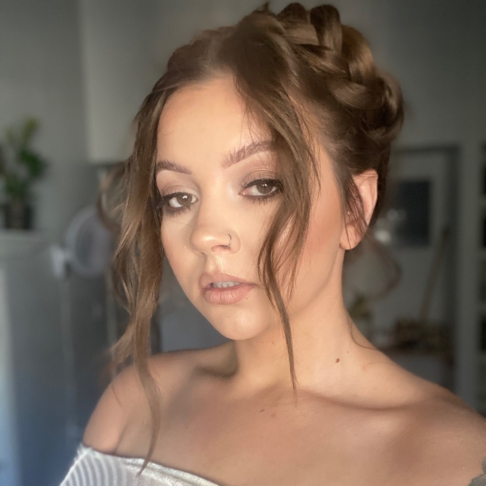 Meet your Posher, Vyctoria